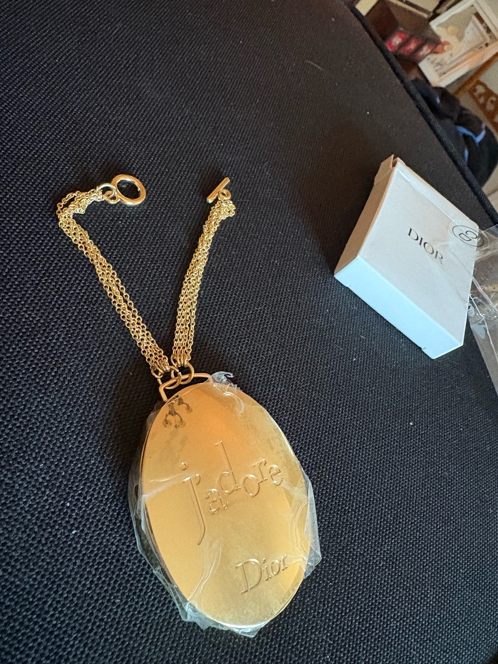 Unique J’adore Dior oval bracelet/mirror - Picture 3 of 6